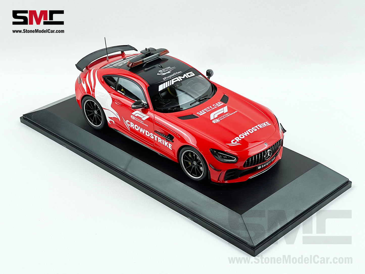 Formula One 1:18 Minichamps Mercedes-Benz AMG GT-R F1 Safety Car 2021 153036097