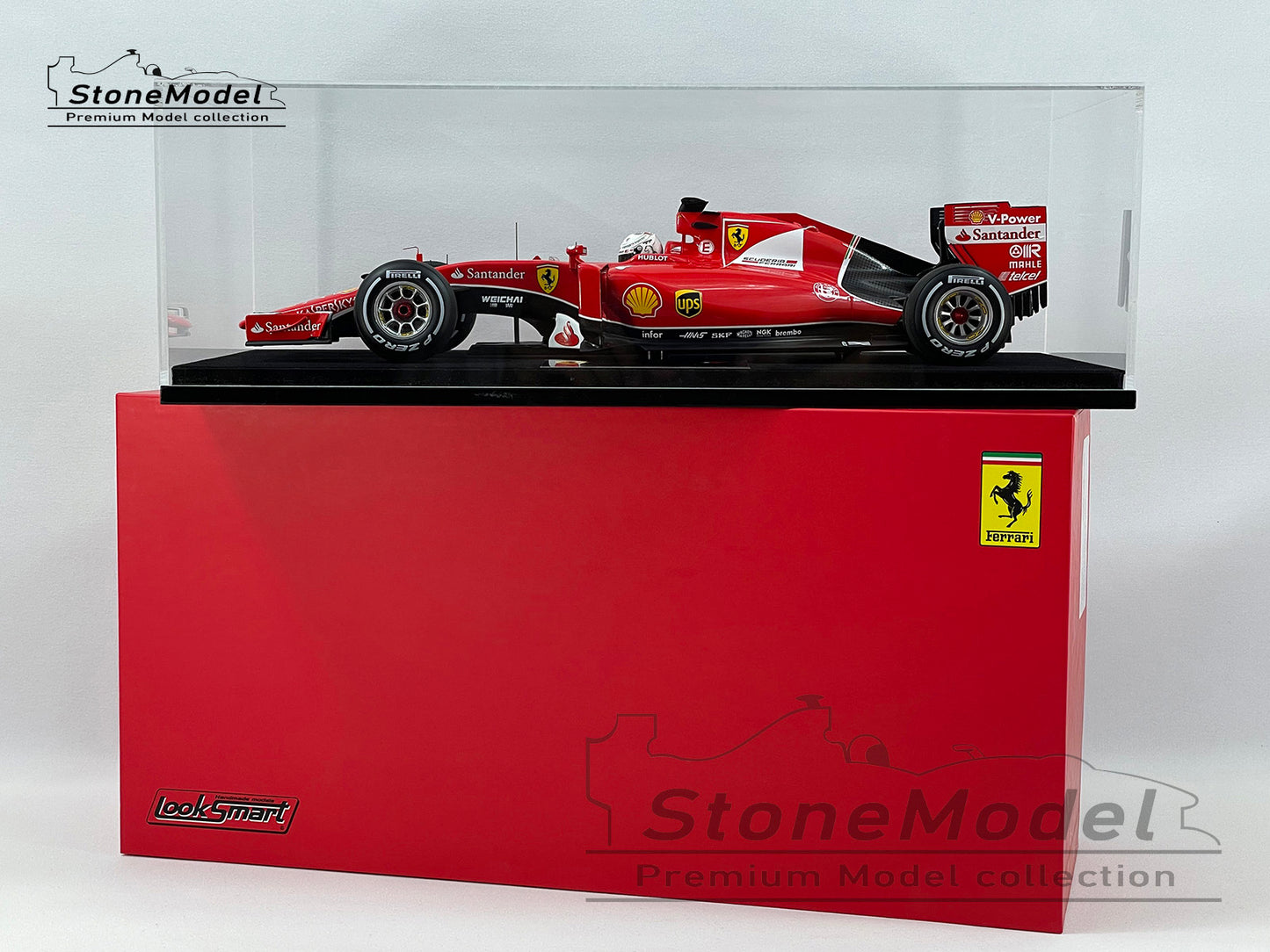 Ferrari F1 SF15-T Sebastian Vettel Malaysia 2015 Winner 1:18 LS18F101 LookSmart