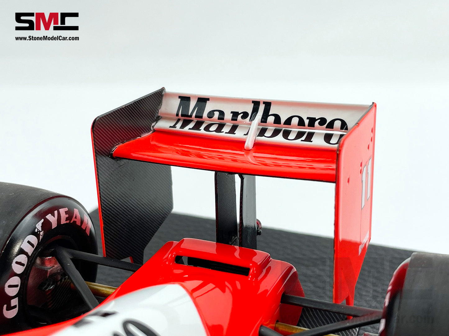 Mclaren MP4/4 F1 #11 Alain Prost 1988 1:18 GP REPLICAS with Marlboro Decal