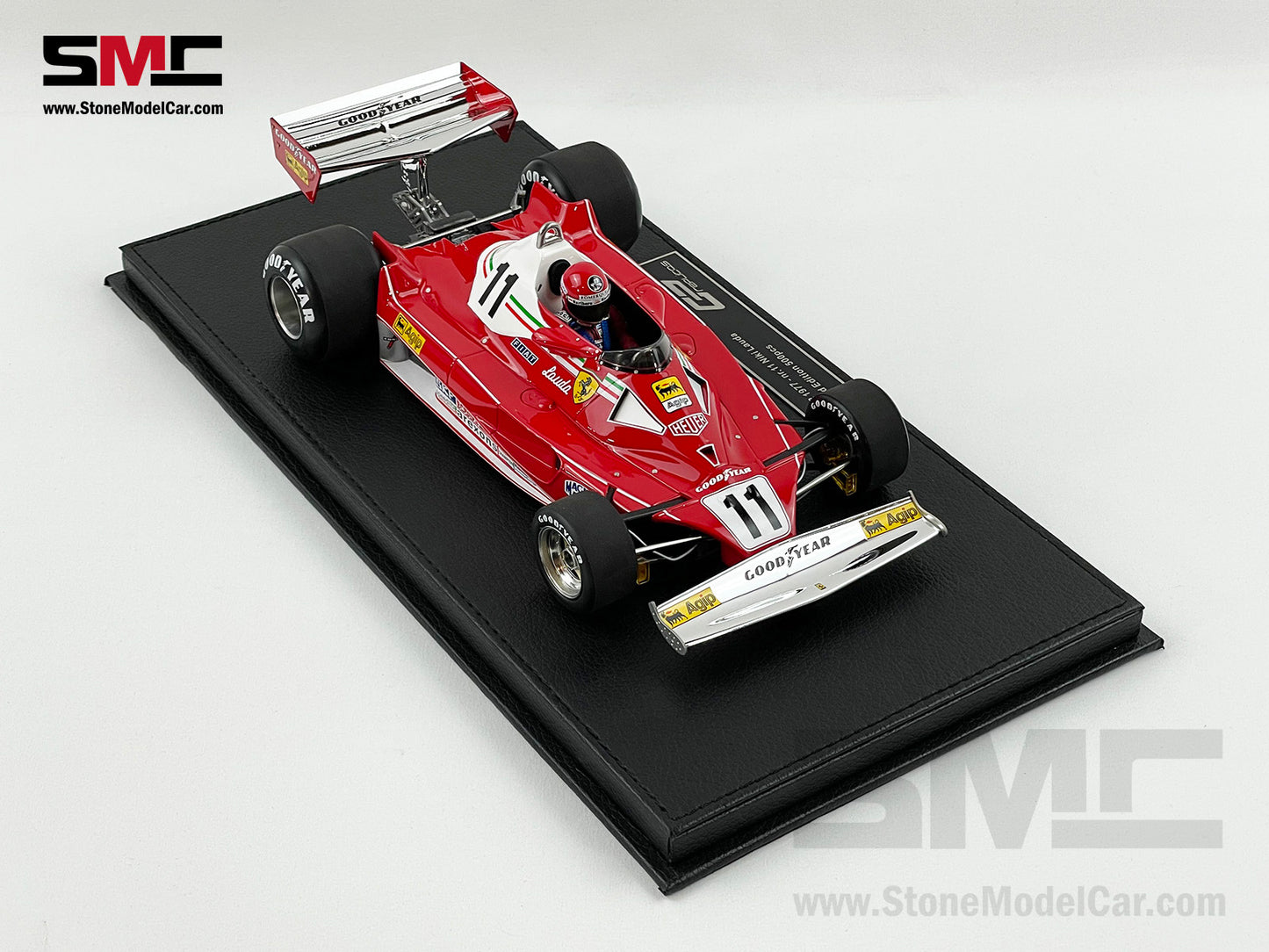 Ferrari F1 312 T2 11 Niki Lauda 1977 World Champion with Driver 1:18 GP REPLICAS