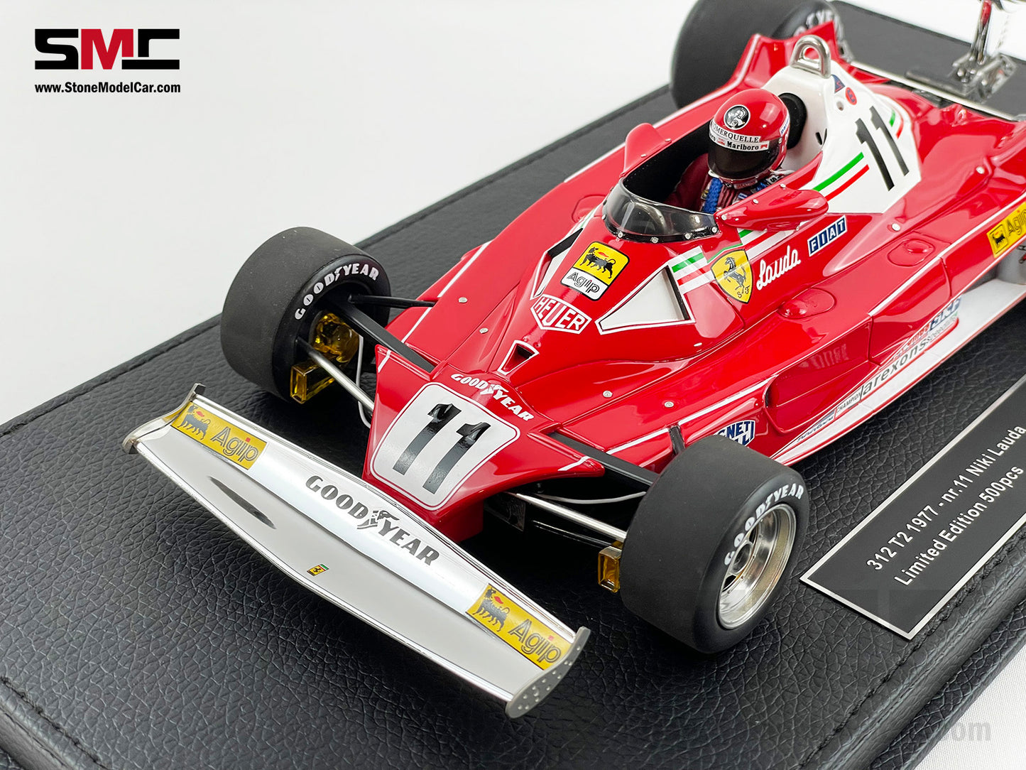 Ferrari F1 312 T2 11 Niki Lauda 1977 World Champion with Driver 1:18 GP REPLICAS