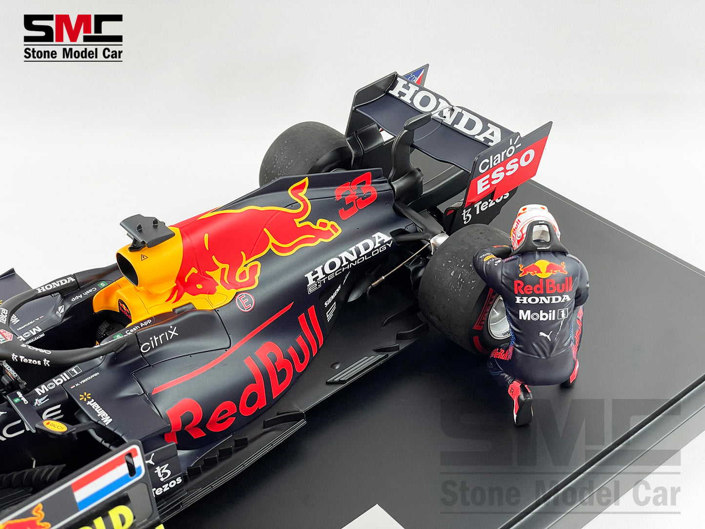 #33 Max Verstappen 2021 World Champion Red Bull F1 RB16B Abu Dhabi GP 1:12 MINICHAMPS with Figure