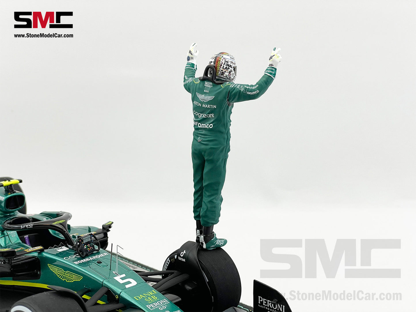 Aston Martin F1 AMR22 #5 Sebastian Vettel Abu Dhabi GP 2022 Last Race Spark 1:18 Special Figure Edition