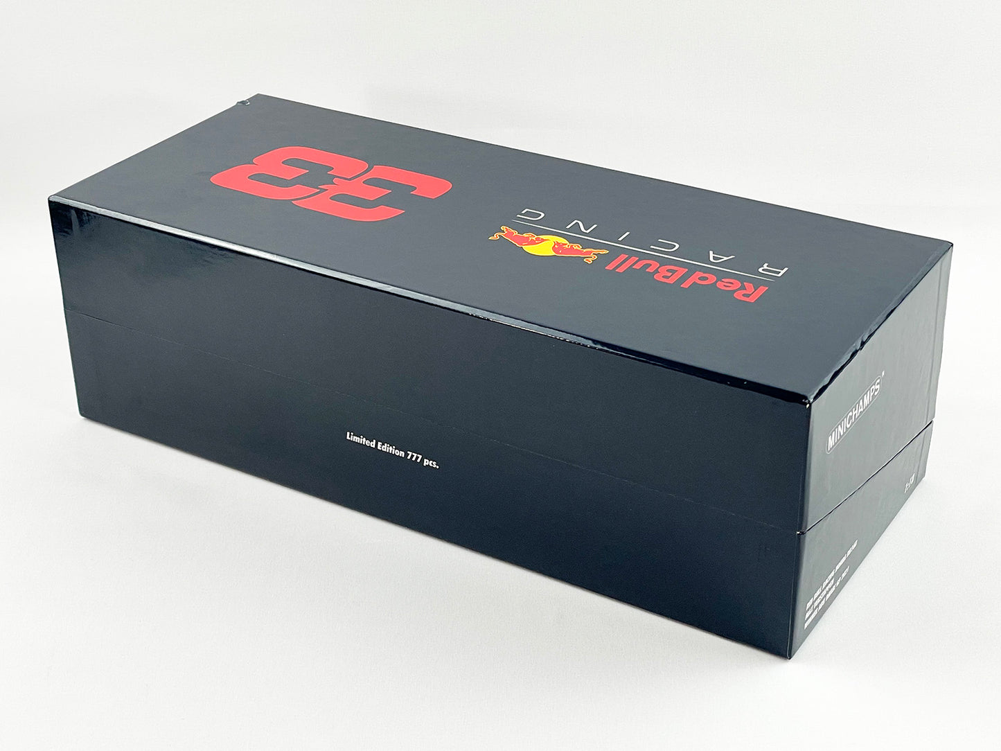 Repaired - MINICHAMPS 1:18 Red Bull F1 RB16B Max Verstappen Abu Dhabi 2021 World Champion