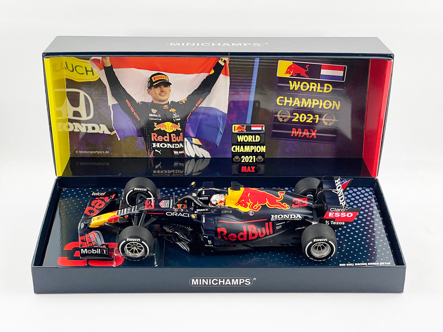 Repaired - MINICHAMPS 1:18 Red Bull F1 RB16B Max Verstappen Abu Dhabi 2021 World Champion