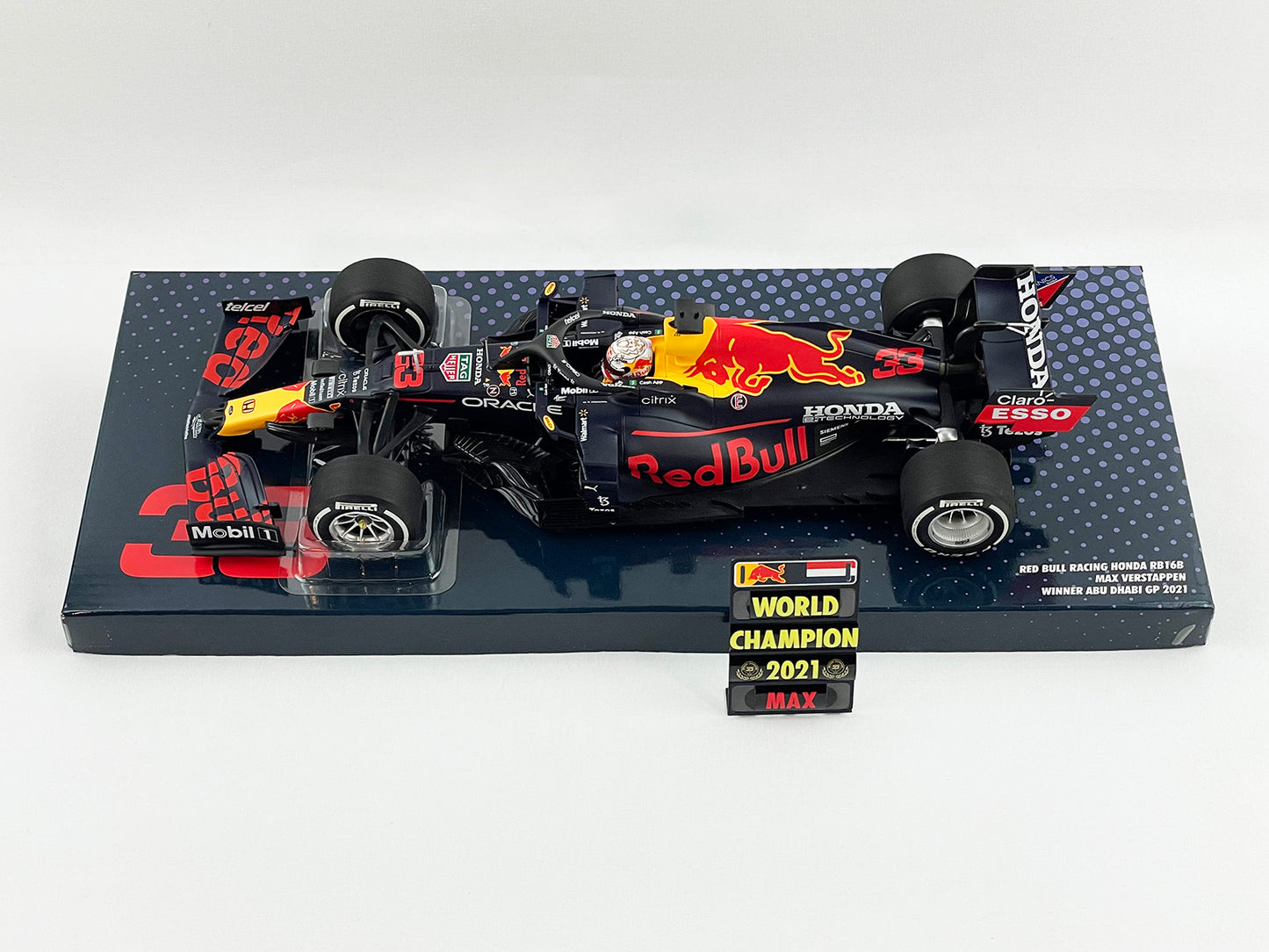Repaired - MINICHAMPS 1:18 Red Bull F1 RB16B Max Verstappen Abu Dhabi 2021 World Champion