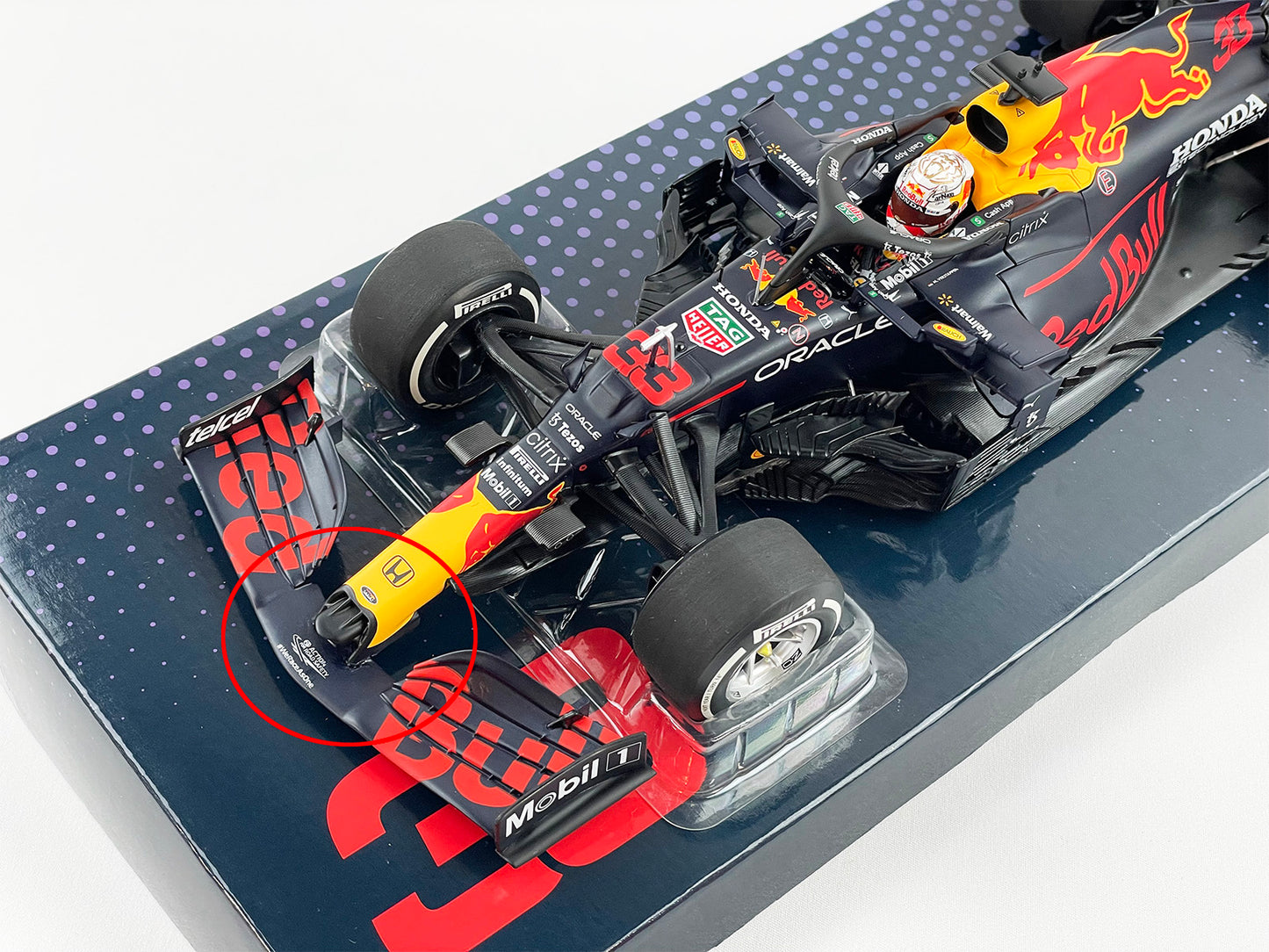 Repaired - MINICHAMPS 1:18 Red Bull F1 RB16B Max Verstappen Abu Dhabi 2021 World Champion