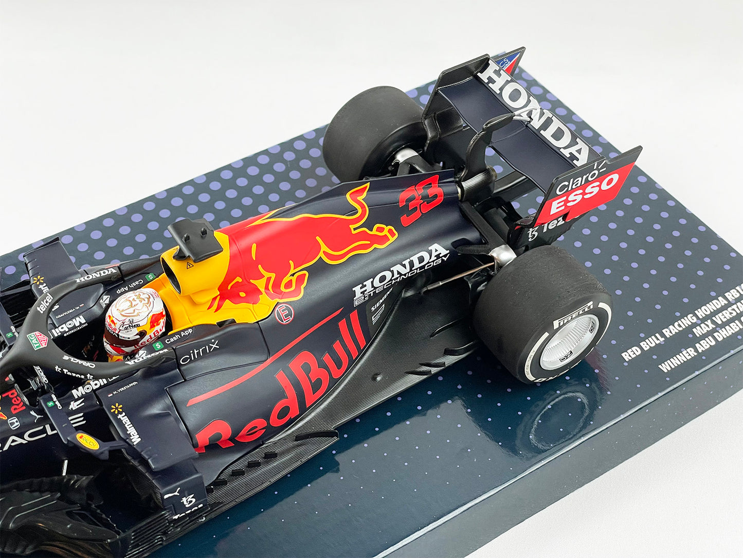Repaired - MINICHAMPS 1:18 Red Bull F1 RB16B Max Verstappen Abu Dhabi 2021 World Champion