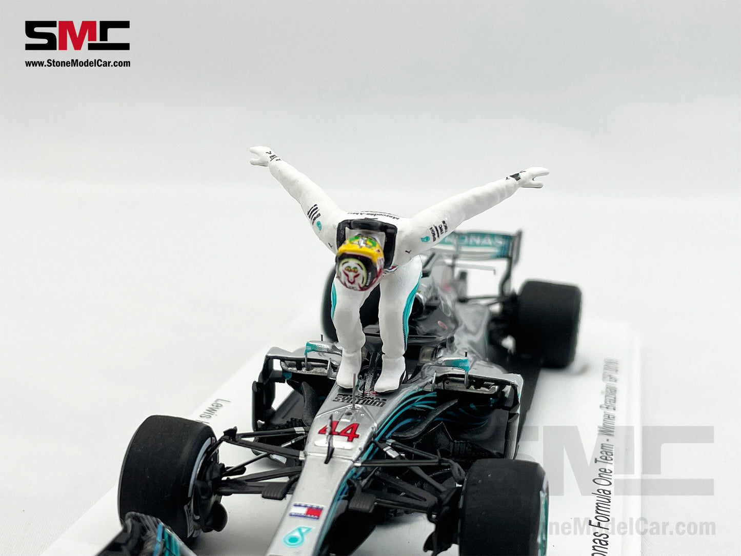 Mercedes AMG F1 W09 #44 Lewis Hamilton Brazil GP 2018 World Champion 1:43 Spark Figure Edition