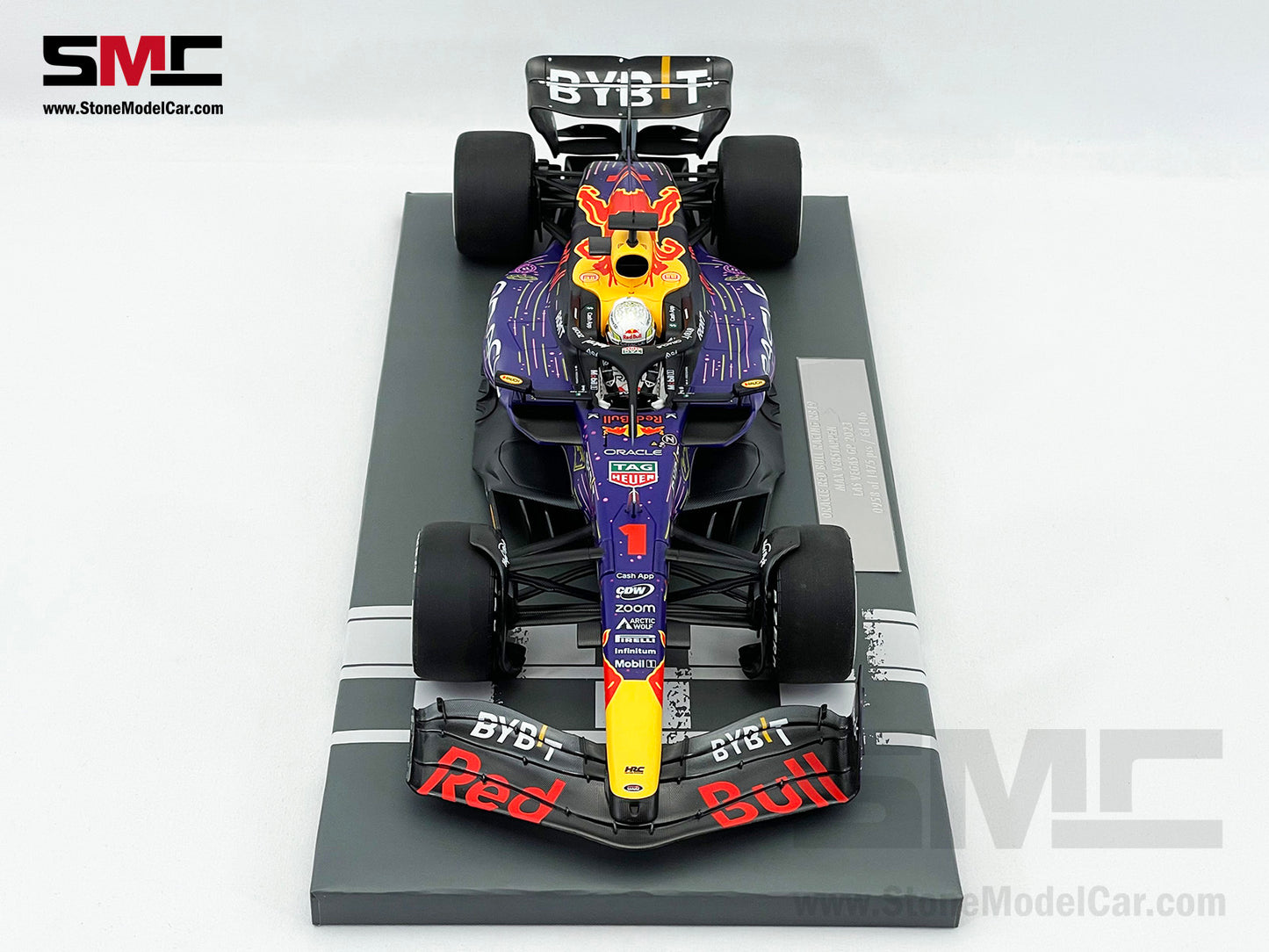 Red Bull F1 RB19 #1 Max Verstappen Winner US Las Vegas GP 2023 World Champion 1:18 MINICHAMPS
