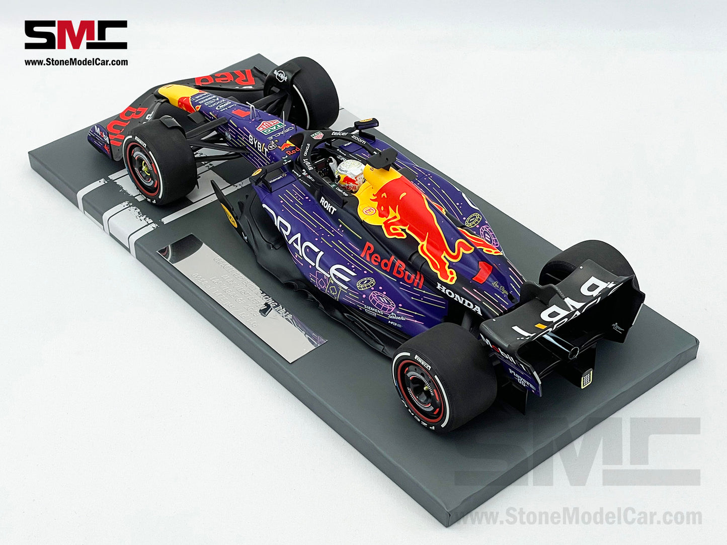 Red Bull F1 RB19 #1 Max Verstappen Winner US Las Vegas GP 2023 World Champion 1:18 MINICHAMPS