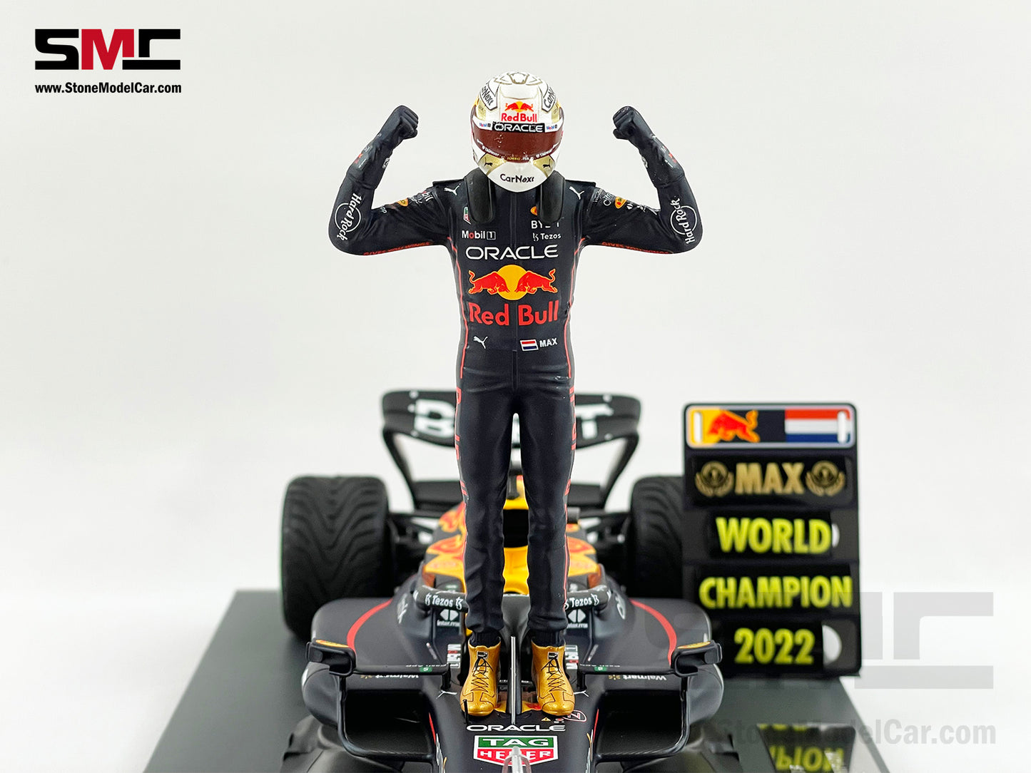 #1 Max Verstappen 2022 World Champion Red Bull F1 RB18 Japan GP 1:18 MINICHAMPS with Figure