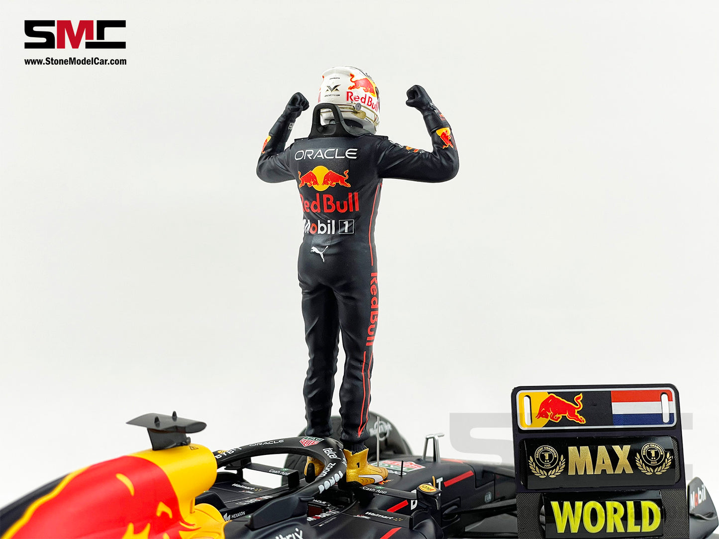 #1 Max Verstappen 2022 World Champion Red Bull F1 RB18 Japan GP 1:18 MINICHAMPS with Figure
