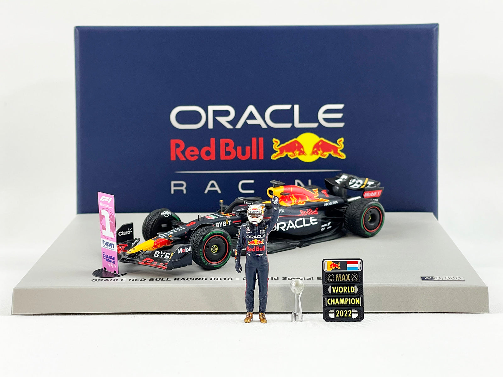 2022 F1 World Champion #1 Max Verstappen Red Bull RB18 Japan GP 1:43 S –  Stone Model