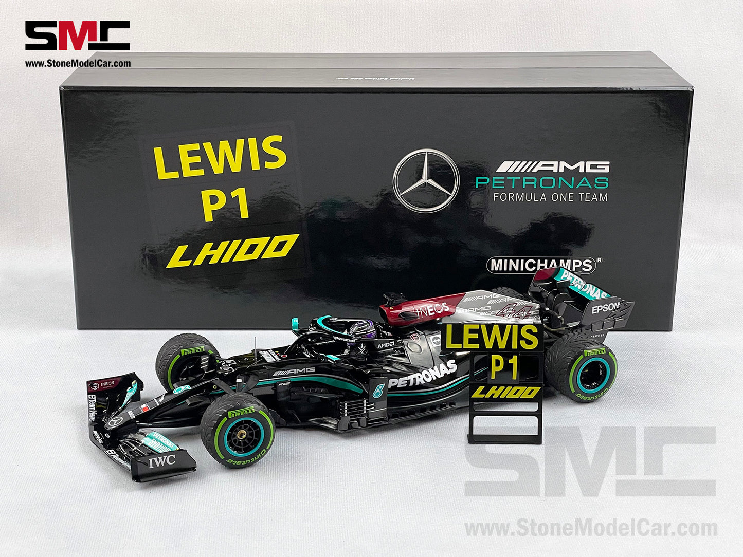 Mercedes AMG F1 W12 #44 Lewis Hamilton Russia 100th GP Win 1:18 Minichamps Gift Box