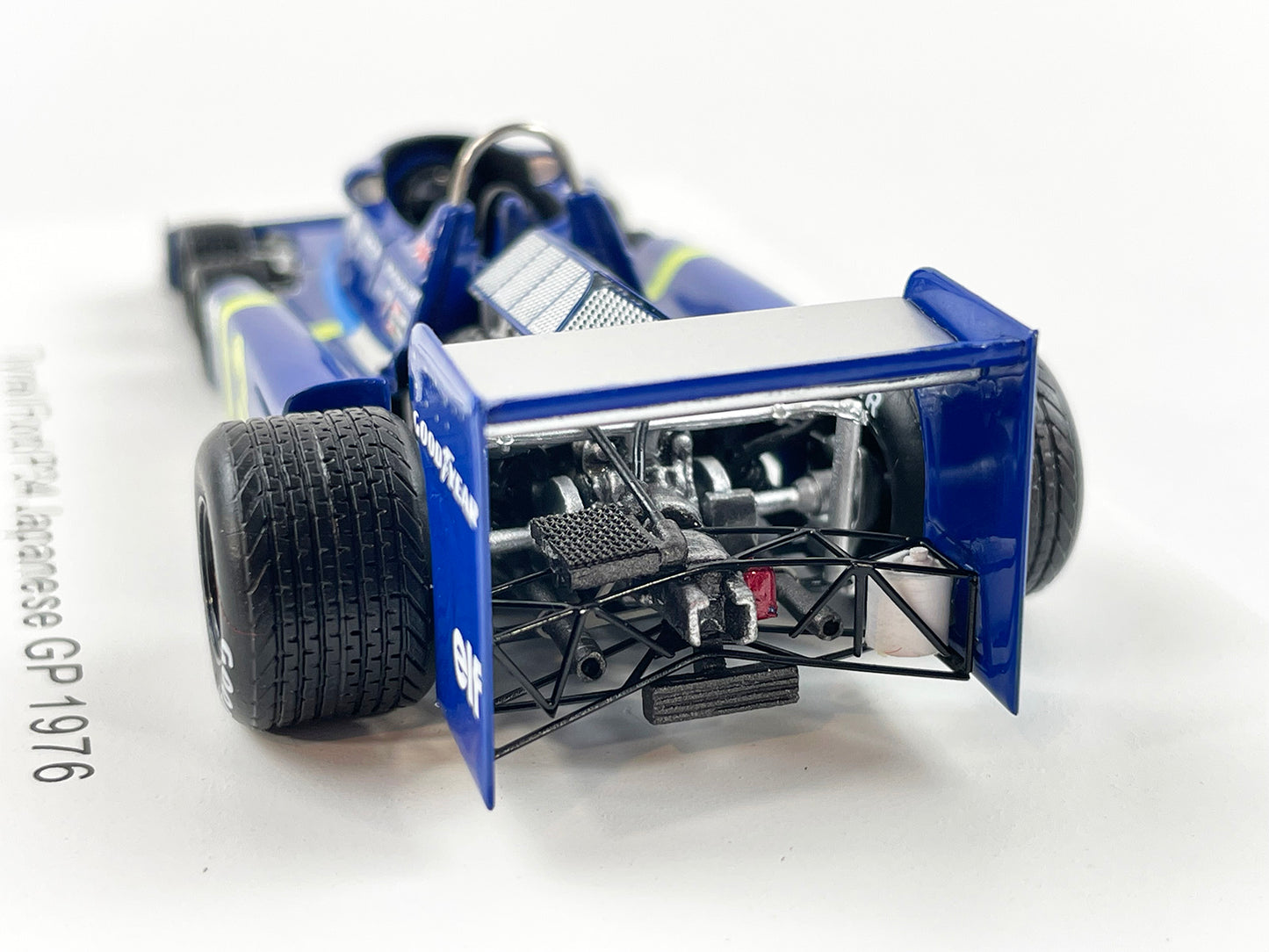 Tyrrell F1 P34 #3 Jody Scheckter Japan GP 1976 1:43 Spark 6 Wheels with Figure