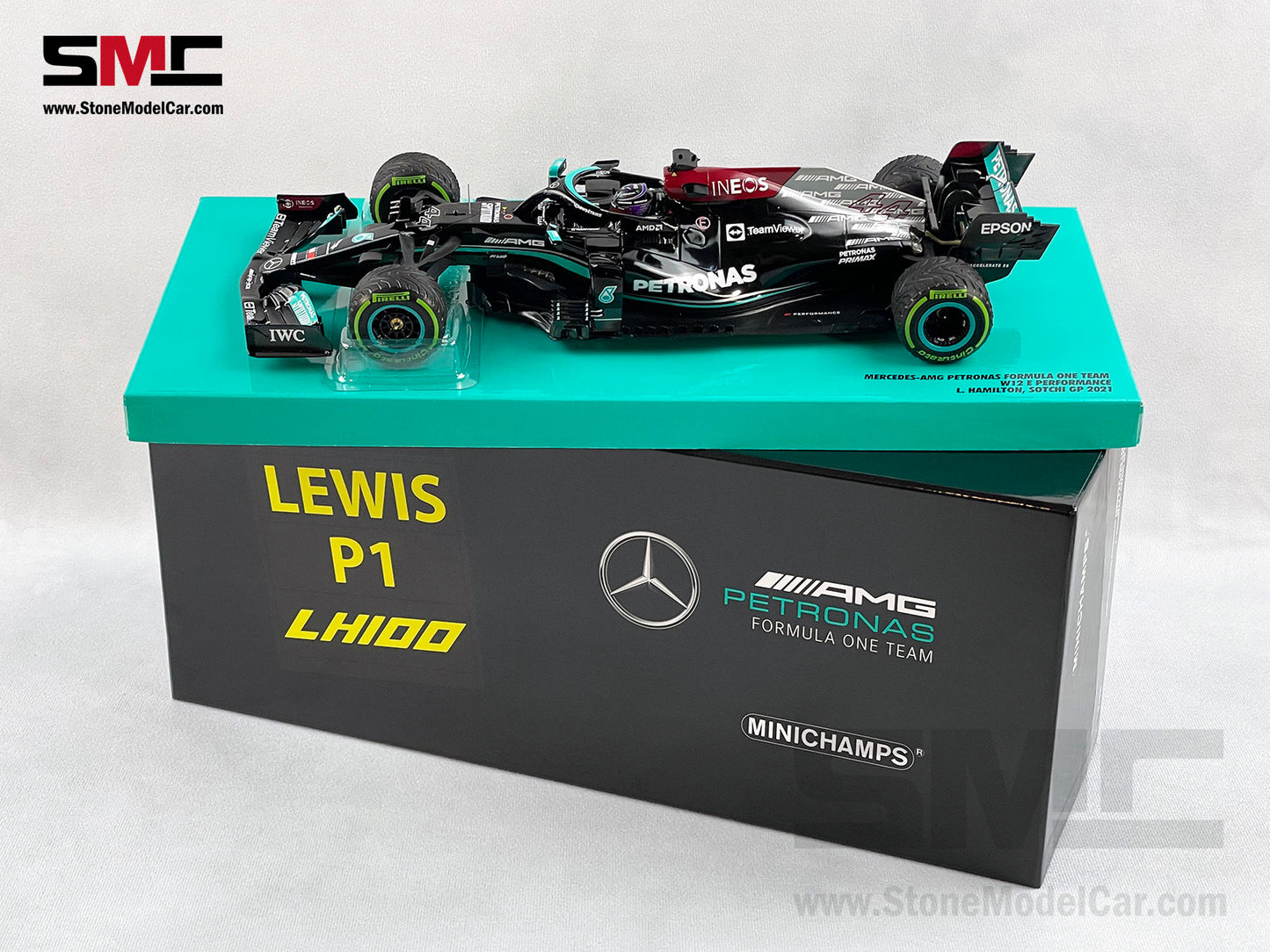 Mercedes AMG F1 W12 #44 Lewis Hamilton Russia 100th GP Win 1:18 Minichamps Gift Box