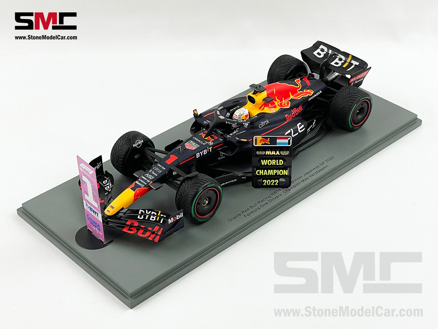 #1 Max Verstappen 2022 World Champion Red Bull F1 RB18 Japan GP 1:18 Spark 18S774