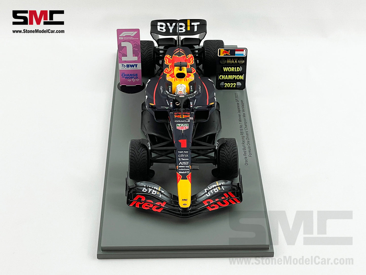 #1 Max Verstappen 2022 World Champion Red Bull F1 RB18 Japan GP 1:18 Spark 18S774
