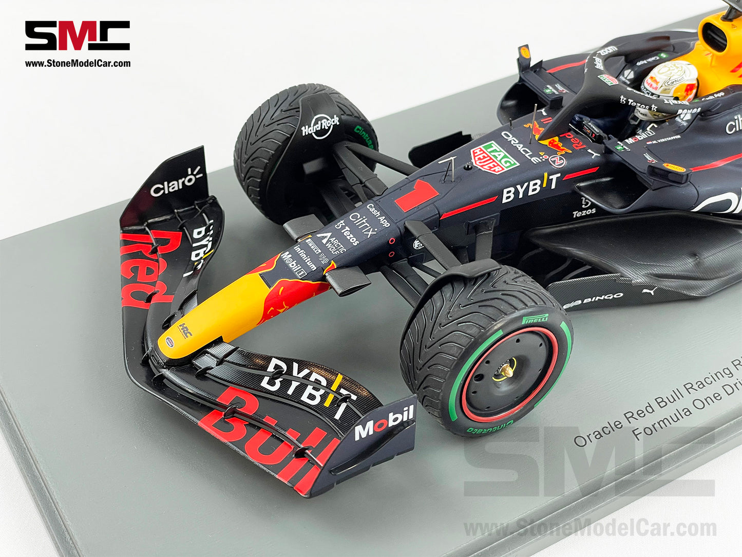 #1 Max Verstappen 2022 World Champion Red Bull F1 RB18 Japan GP 1:18 Spark 18S774