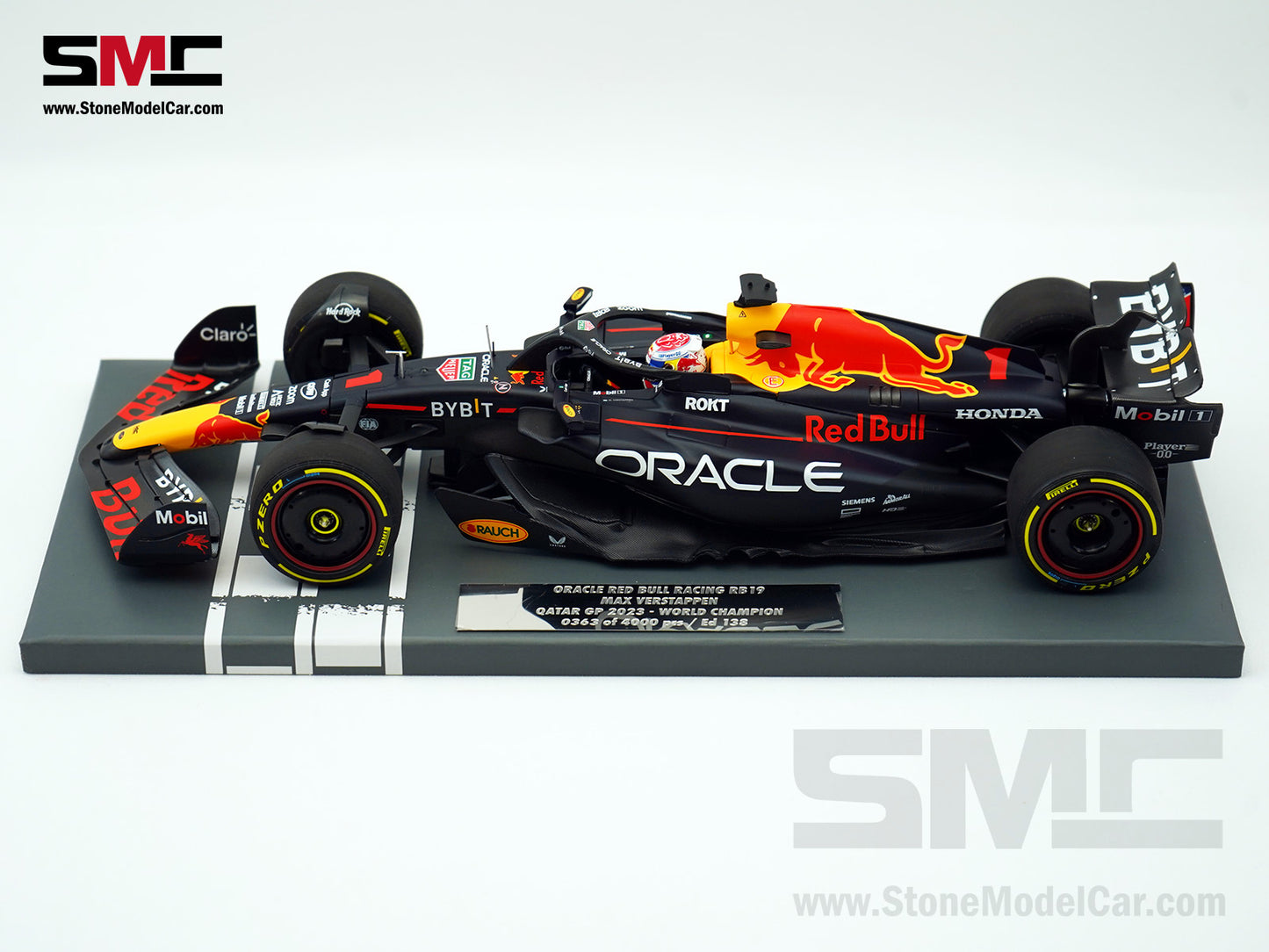 Red Bull F1 RB19 #1 Max Verstappen Winner Qatar GP 2023 World Champion MINICHAMPS 1:18 Figure Special
