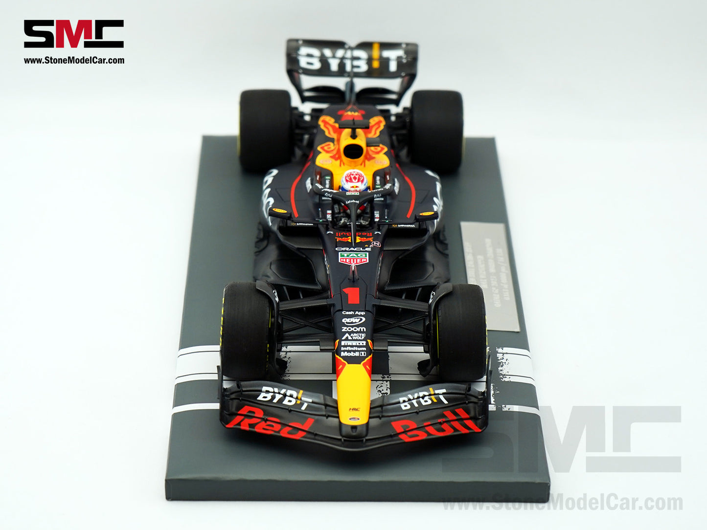 Red Bull F1 RB19 #1 Max Verstappen Winner Qatar GP 2023 World Champion MINICHAMPS 1:18 Figure Special