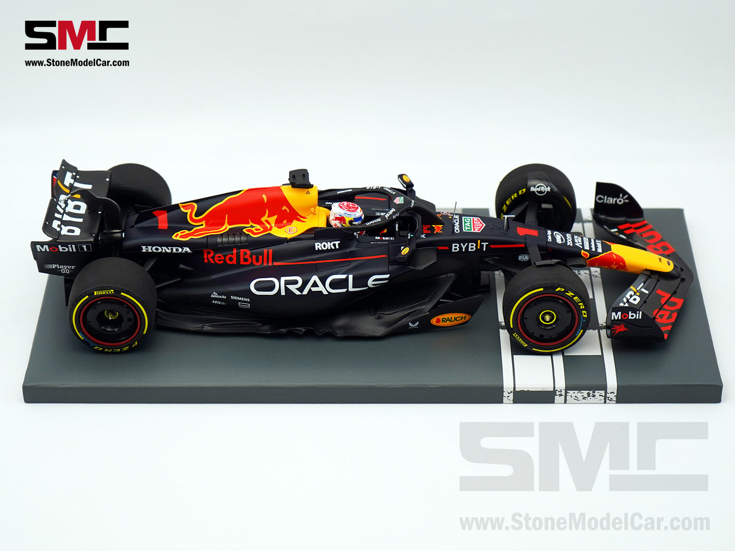 Red Bull F1 RB19 #1 Max Verstappen Winner Qatar GP 2023 World Champion MINICHAMPS 1:18 Figure Special