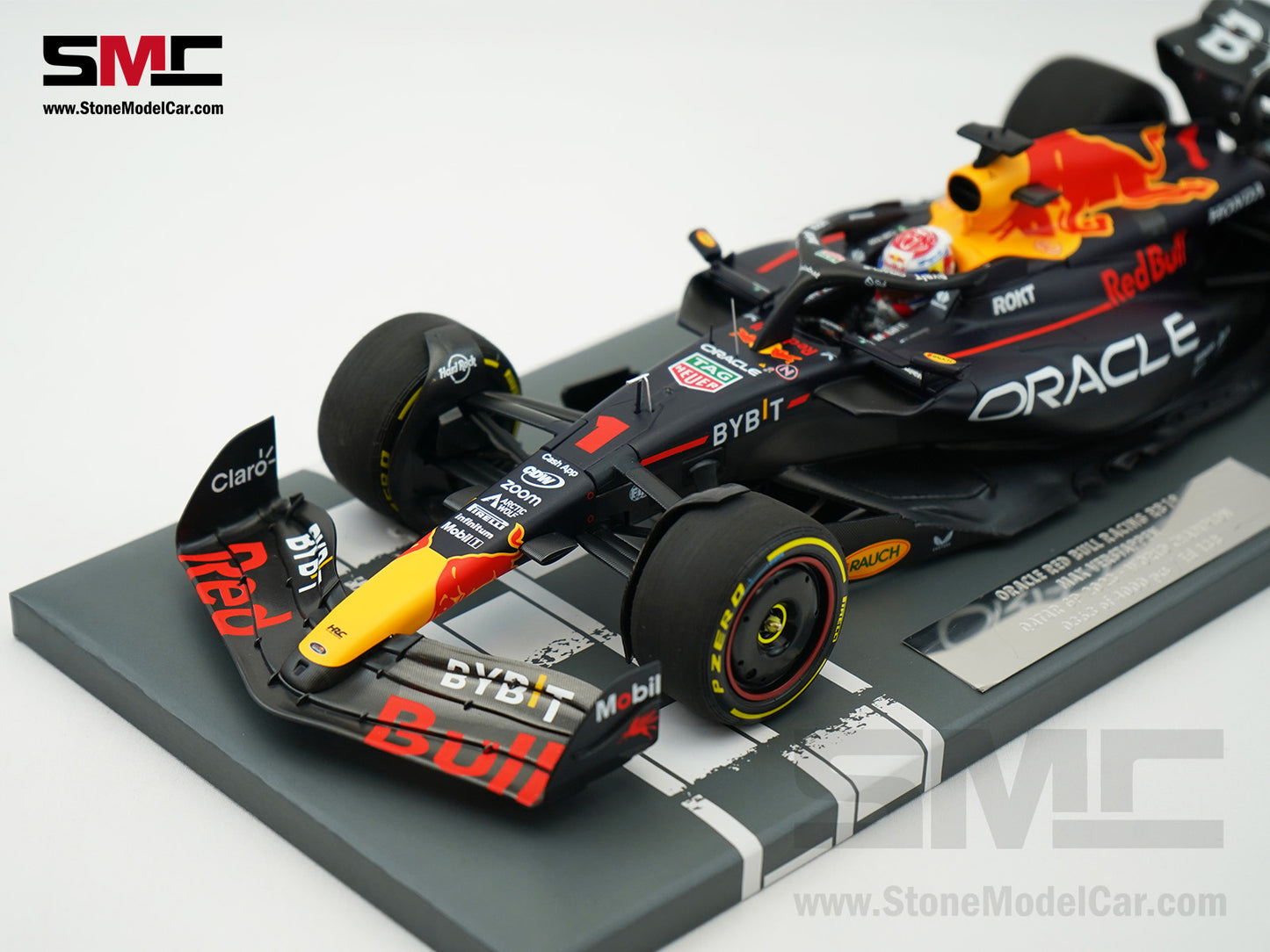 Red Bull F1 RB19 #1 Max Verstappen Winner Qatar GP 2023 World Champion MINICHAMPS 1:18 Figure Special