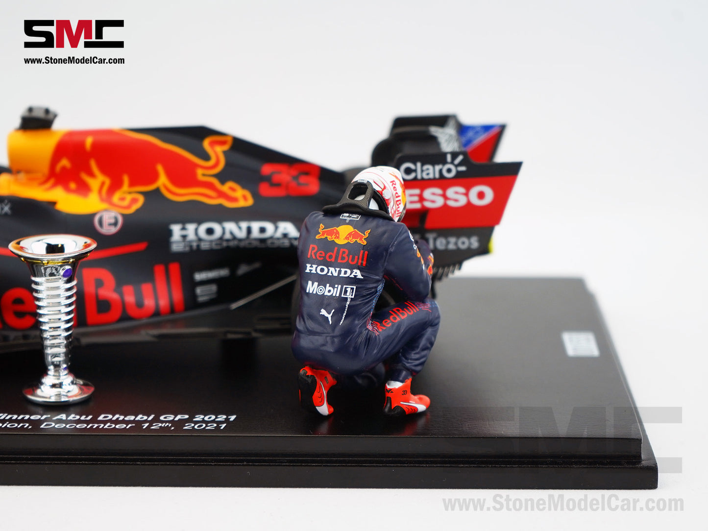 2021 F1 World Champion #33 Max Verstappen Red Bull RB16B Abu Dhabi GP 1:18 Spark Figure