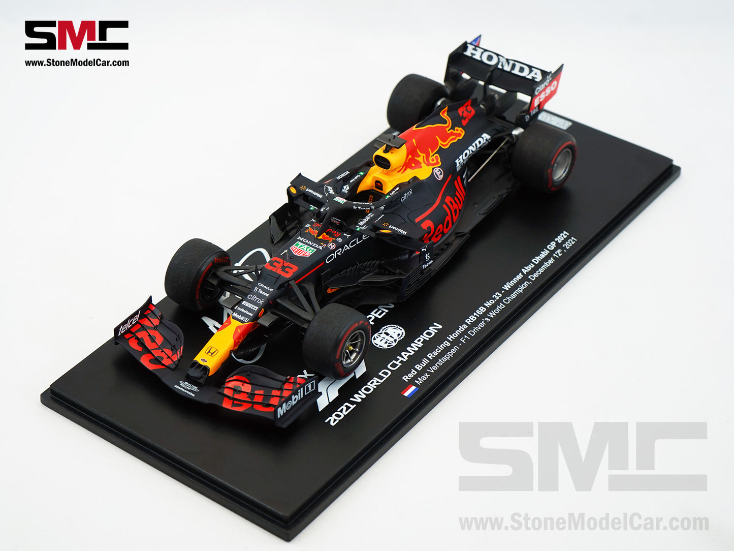 2021 F1 World Champion #33 Max Verstappen Red Bull RB16B Abu Dhabi GP 1:18 Spark Figure
