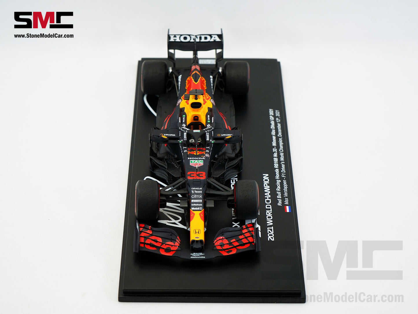 2021 F1 World Champion #33 Max Verstappen Red Bull RB16B Abu Dhabi GP 1:18 Spark Figure