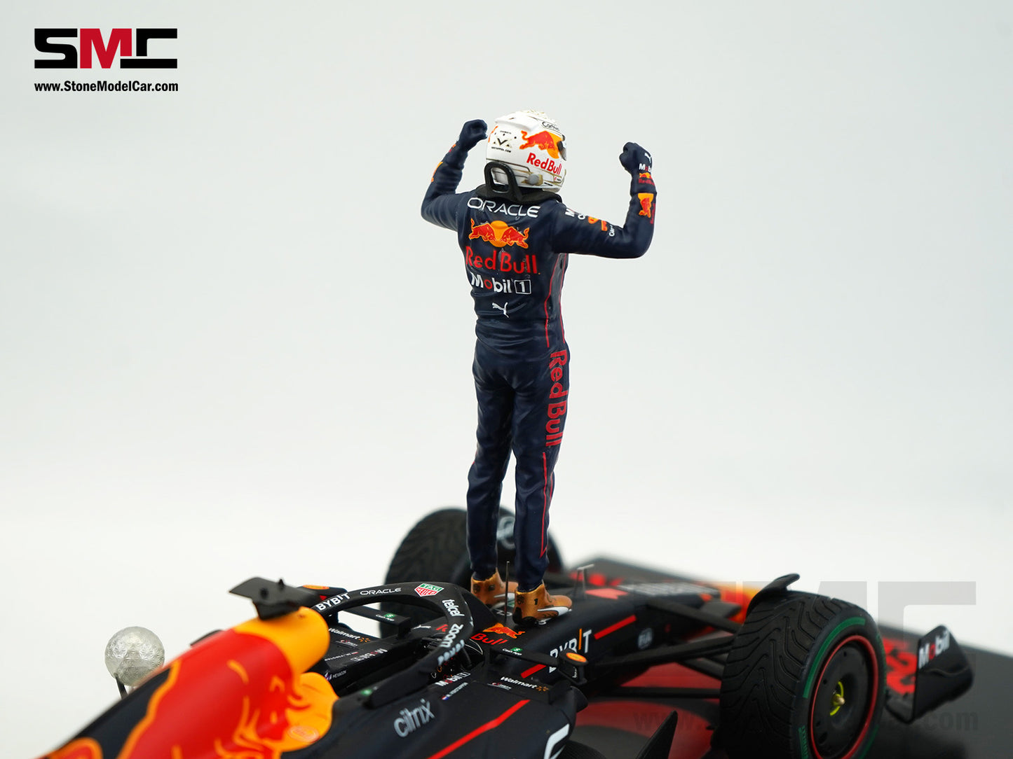 2022 World Champion #1 Max Verstappen Red Bull F1 RB18 Winner Japan GP Spark 1:18 Figure Special