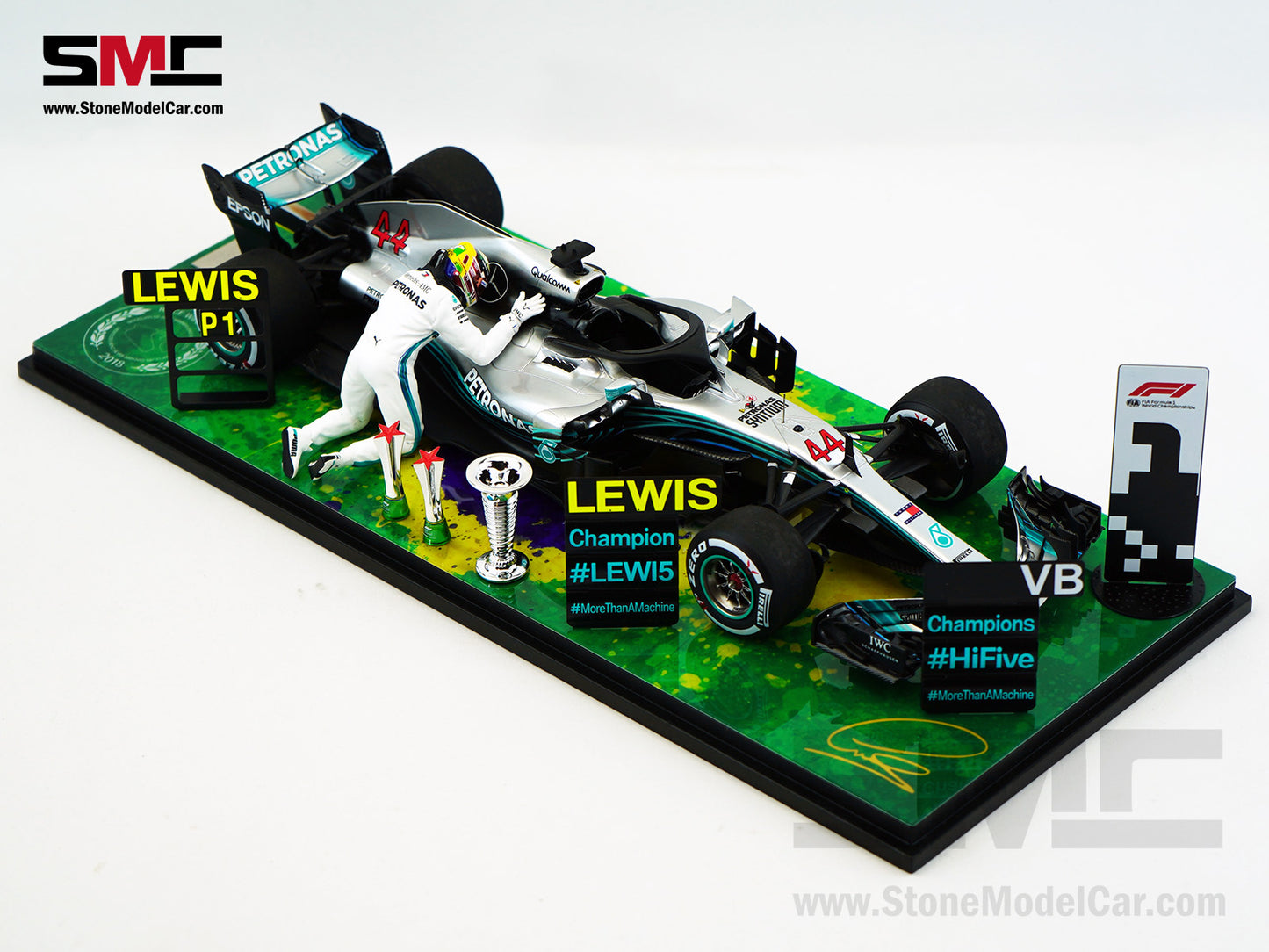 Mercedes AMG F1 W09 #44 Lewis Hamilton Brazil GP 2018 World Champion Spark 1:18 Figure Edition