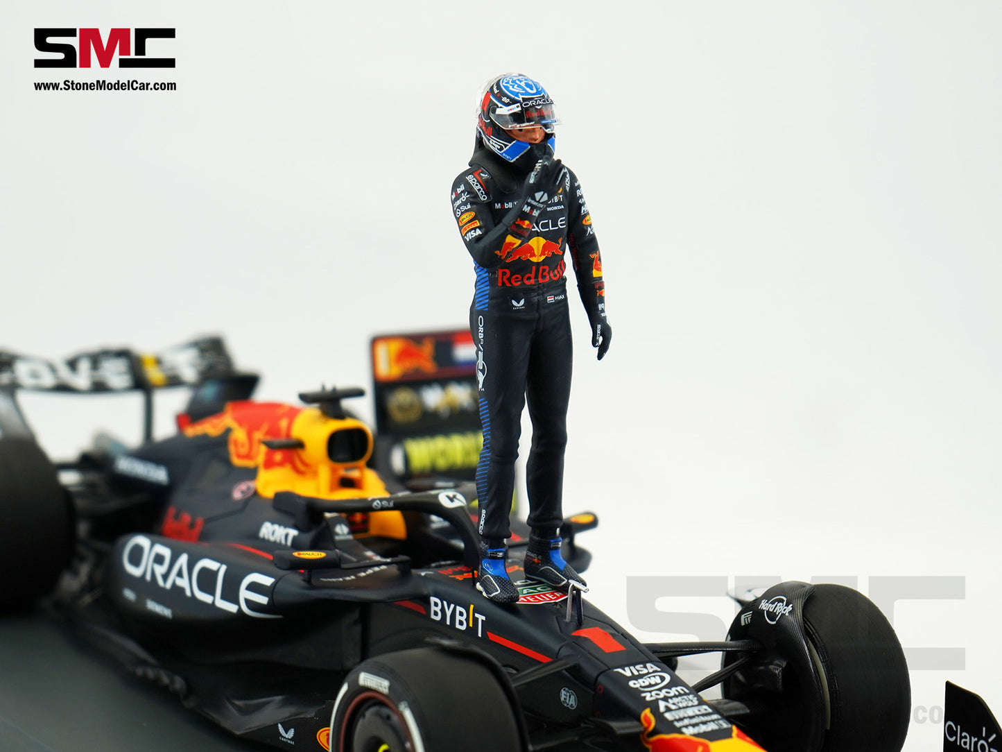 Red Bull F1 RB20 #1 Max Verstappen Las Vegas GP 2024 World Champion MINICHAMPS 1:18 Figure Special Edition