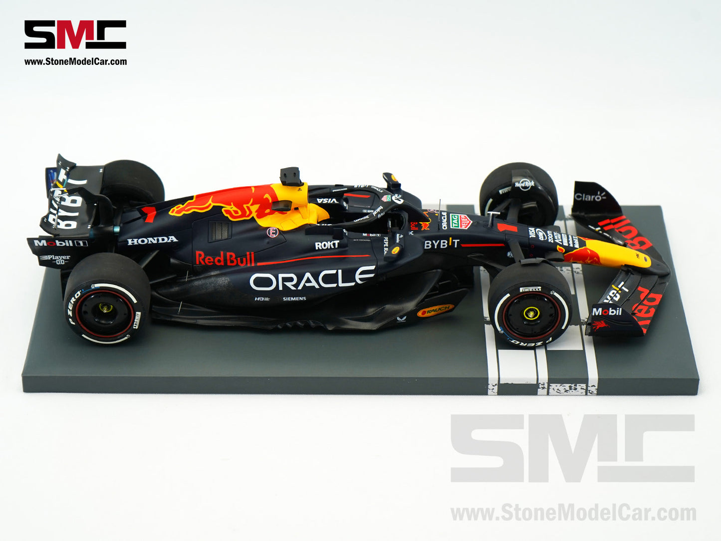 Red Bull F1 RB20 #1 Max Verstappen Las Vegas GP 2024 World Champion MINICHAMPS 1:18 Figure Special Edition