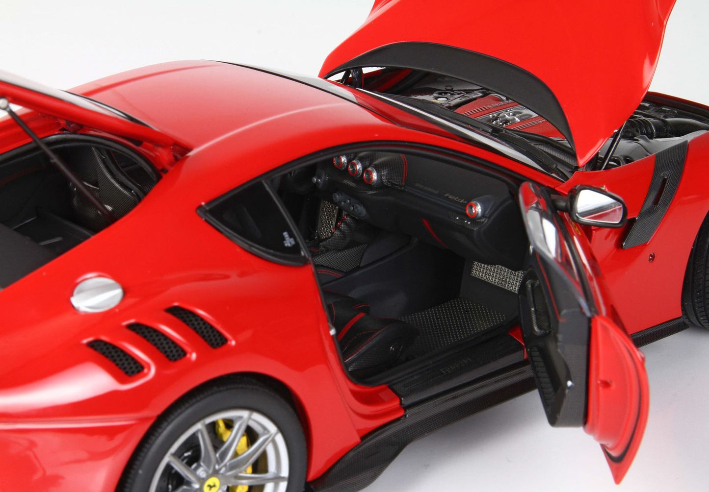 BBR High End Ferrari 1:18 F12 TDF Rosso Corsa 322 Red Diecast Full Open