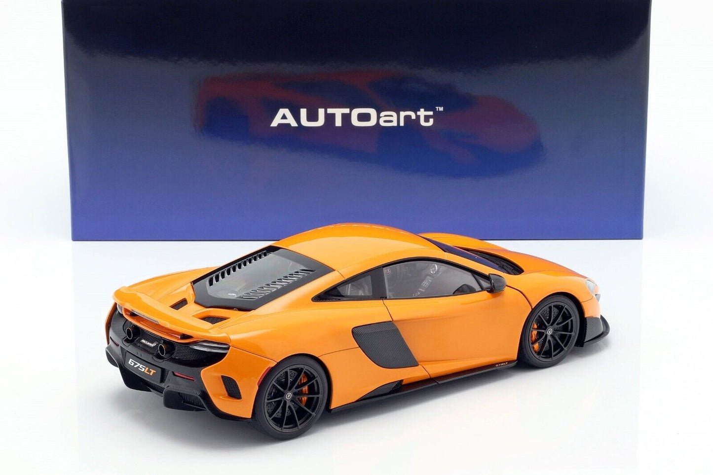 McLaren 675 LT Year 2016 McLaren Orange 1:18 AUTOart