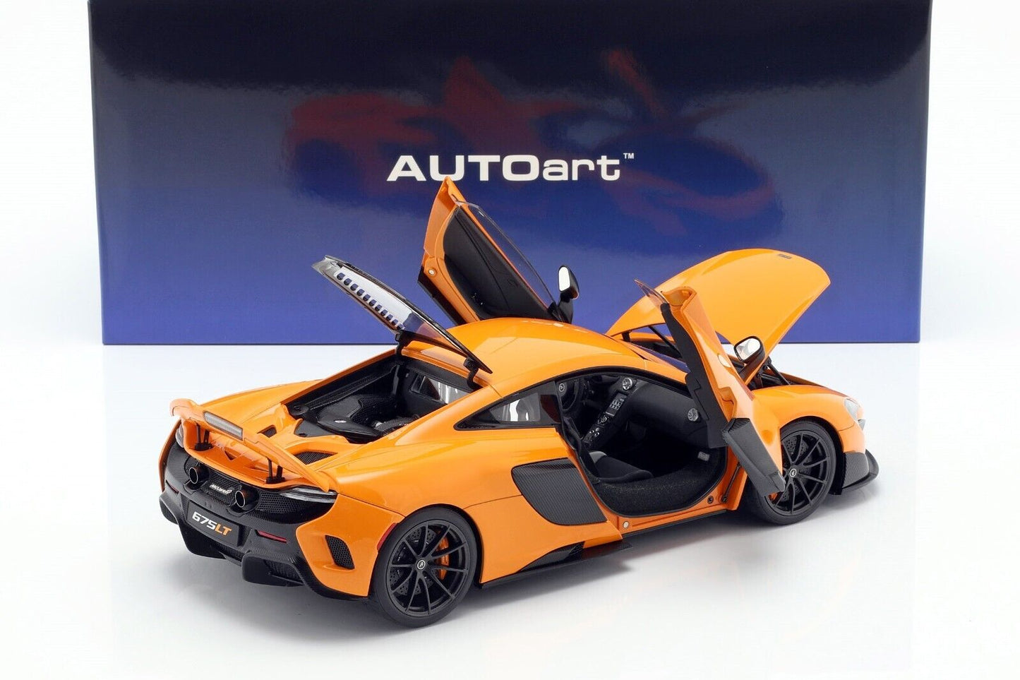 McLaren 675 LT Year 2016 McLaren Orange 1:18 AUTOart