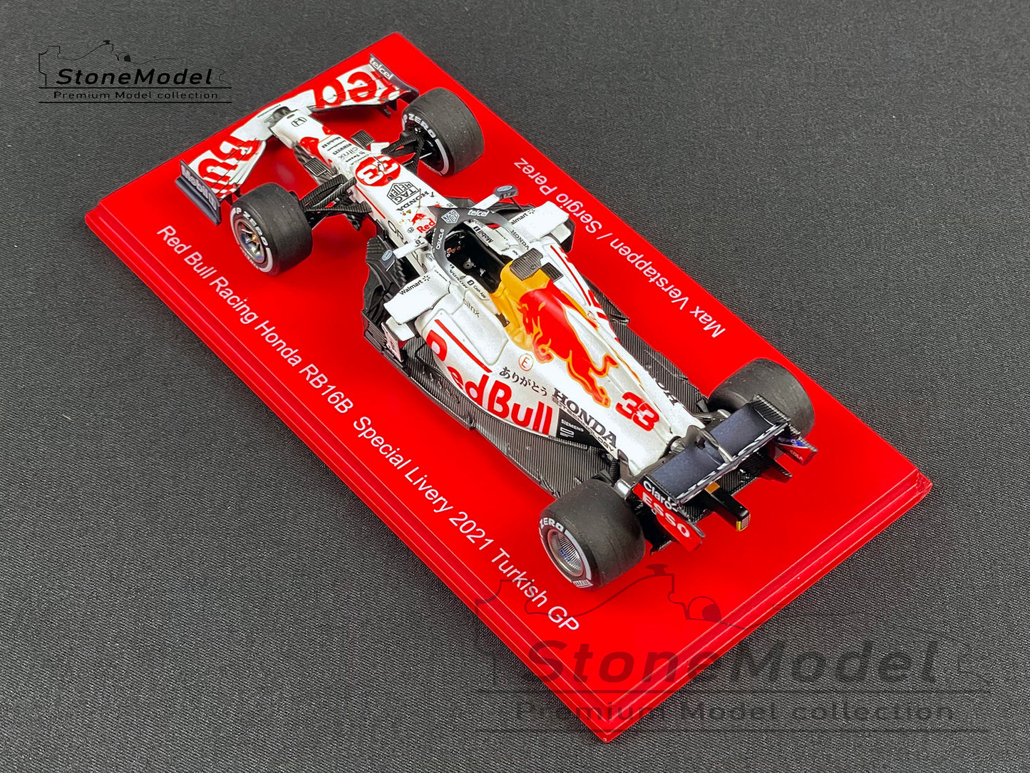 2021 F1 World Champion #33 Max Verstappen & #11 Sergio Perez RB16B Turkish GP 2021 1:43 Spark Figure