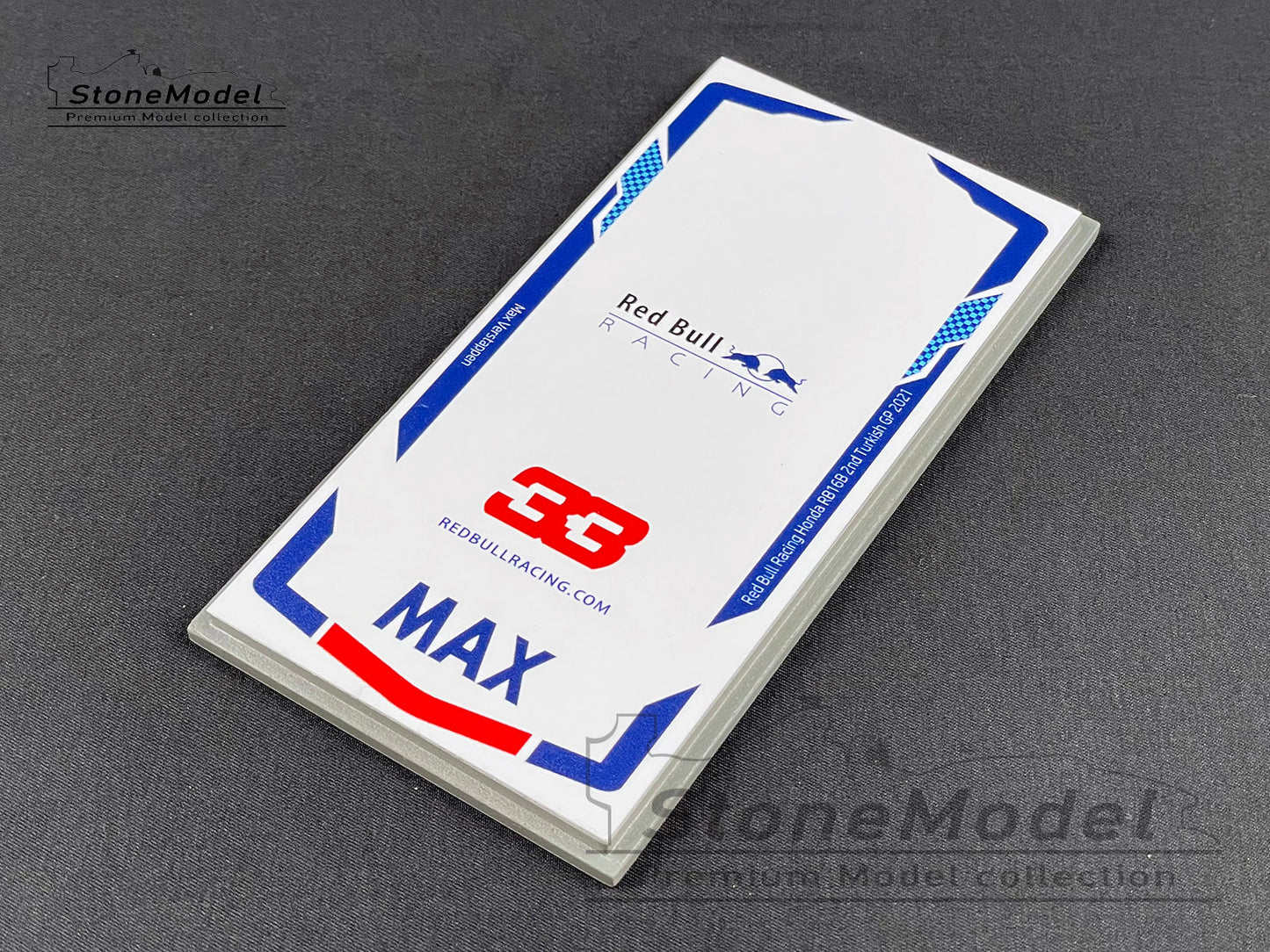 2021 World Champion Red Bull F1 RB16B #33 Max Verstappen Turkish GP 1:43 Spark with Special Base