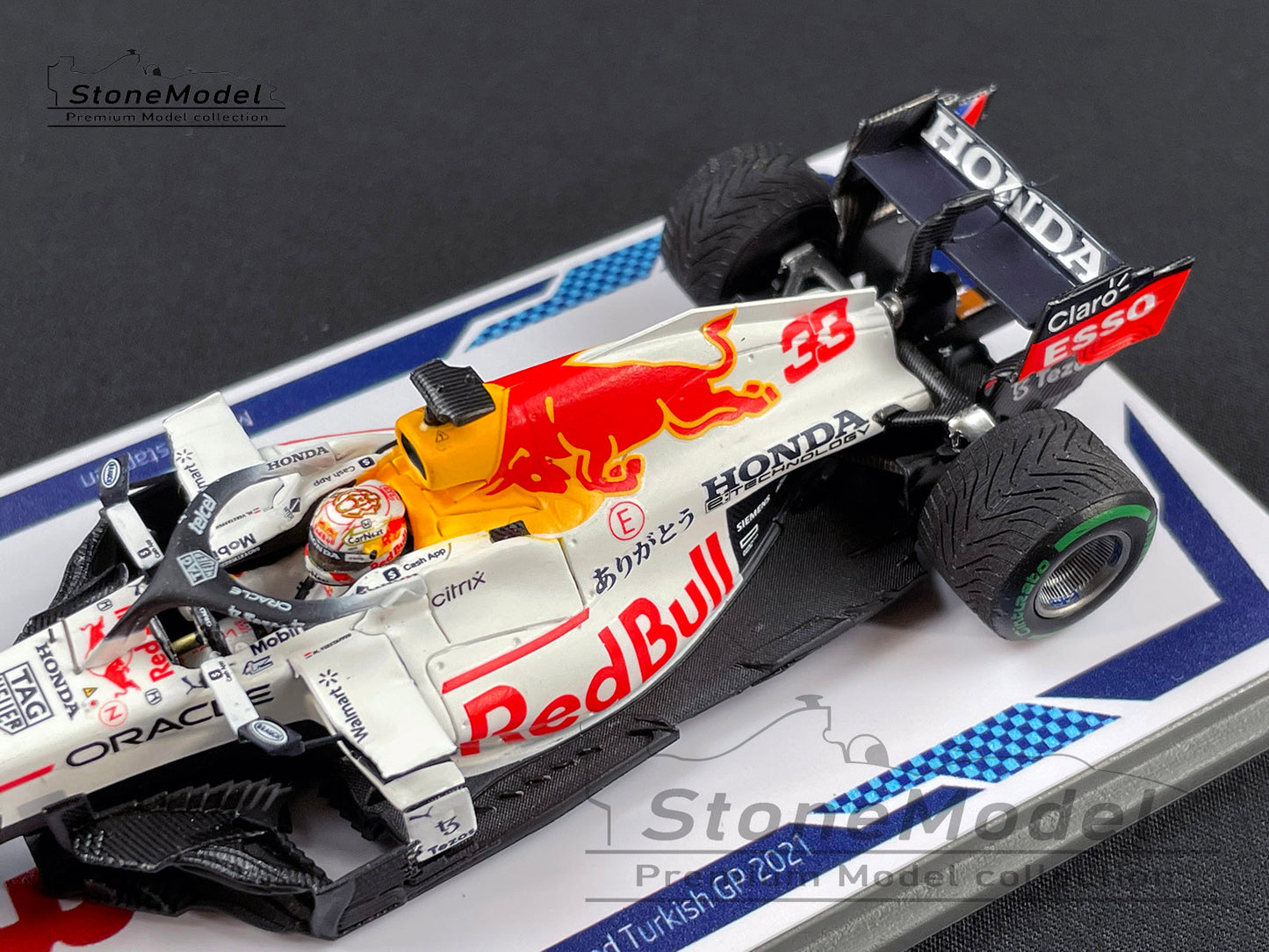 2021 World Champion Red Bull F1 RB16B #33 Max Verstappen Turkish GP 1:43 Spark with Special Base