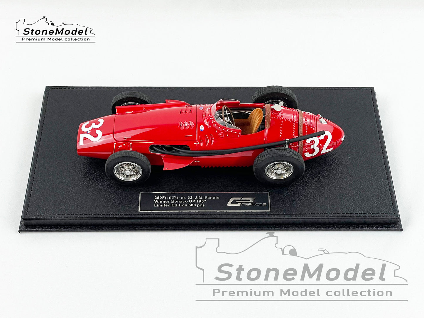 Maserati F1 250F #32 Juan Manuel Fangio Monaco GP 1957 World Champion 1:18 with Figure