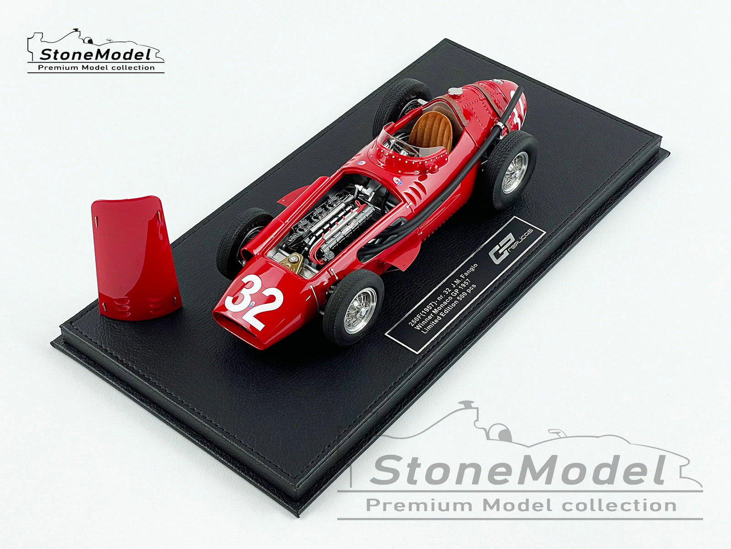 Maserati F1 250F #32 Juan Manuel Fangio Monaco GP 1957 World Champion 1:18 with Figure