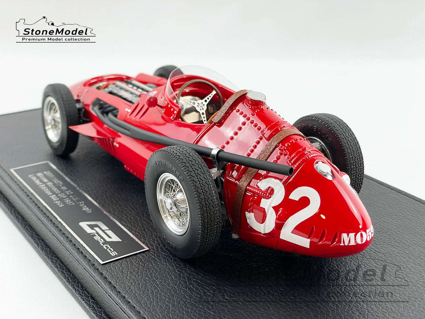 Maserati F1 250F #32 Juan Manuel Fangio Monaco GP 1957 World Champion 1:18 with Figure