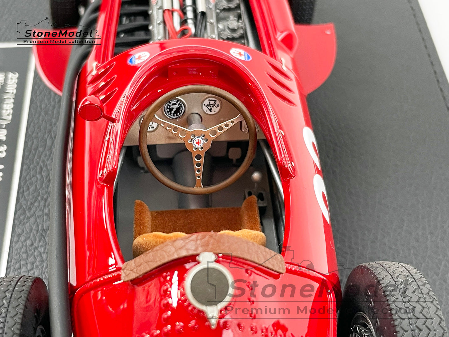 Maserati F1 250F #32 Juan Manuel Fangio Monaco GP 1957 World Champion 1:18 with Figure