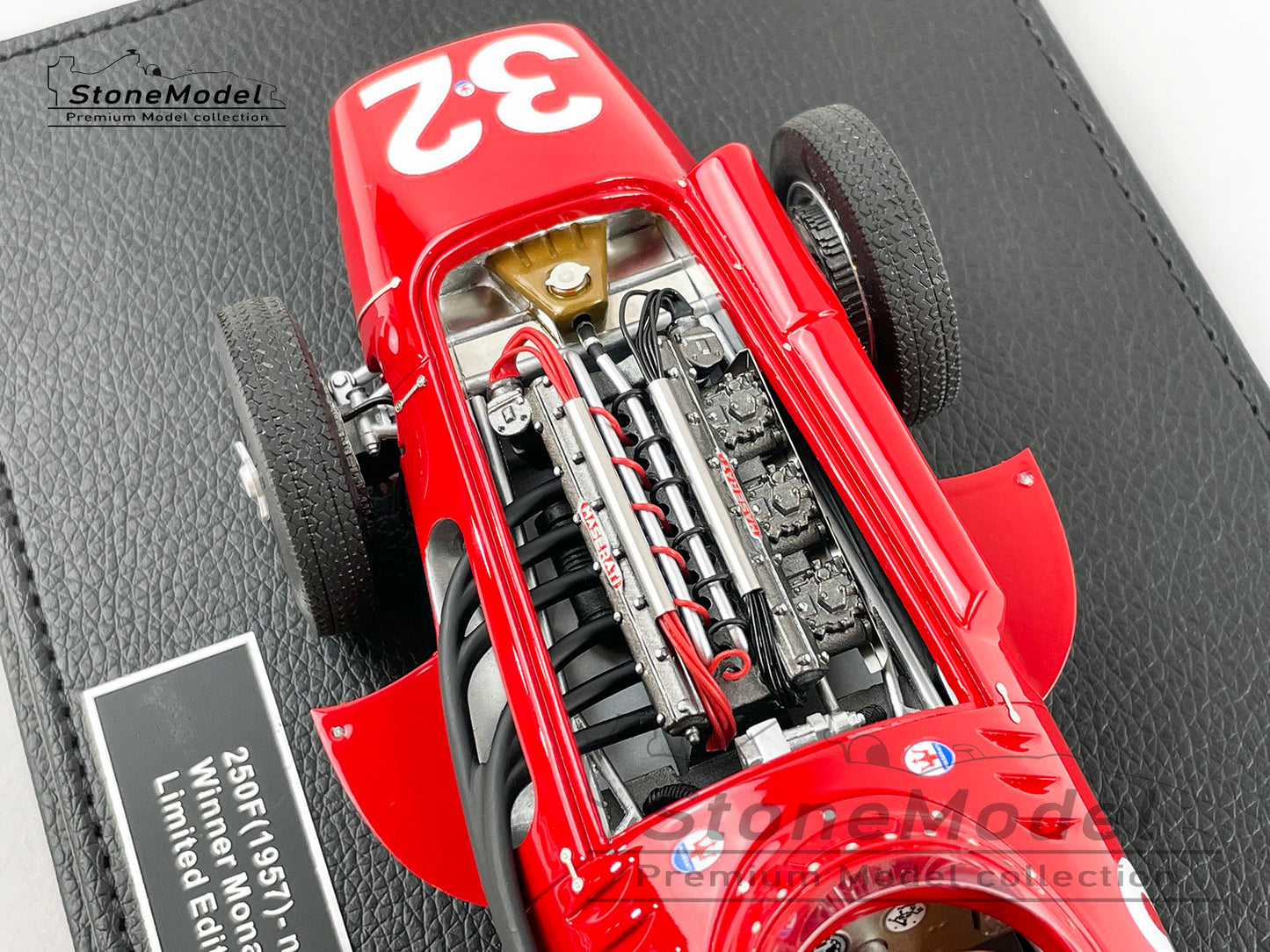 Maserati F1 250F #32 Juan Manuel Fangio Monaco GP 1957 World Champion 1:18 with Figure