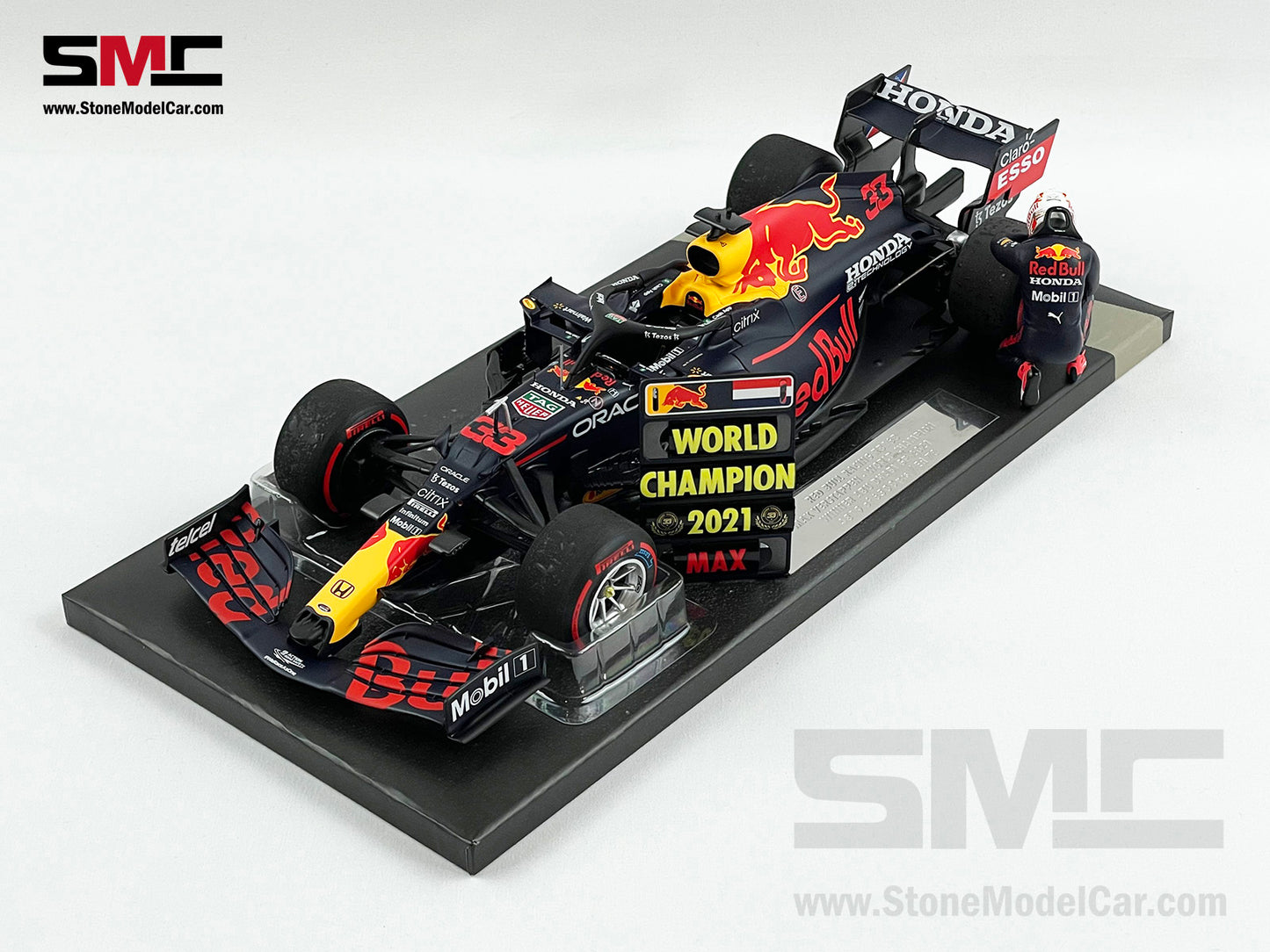 #33 Max Verstappen 2021 World Champion Red Bull F1 RB16B Abu Dhabi GP 1:18 MINICHAMPS with Figure