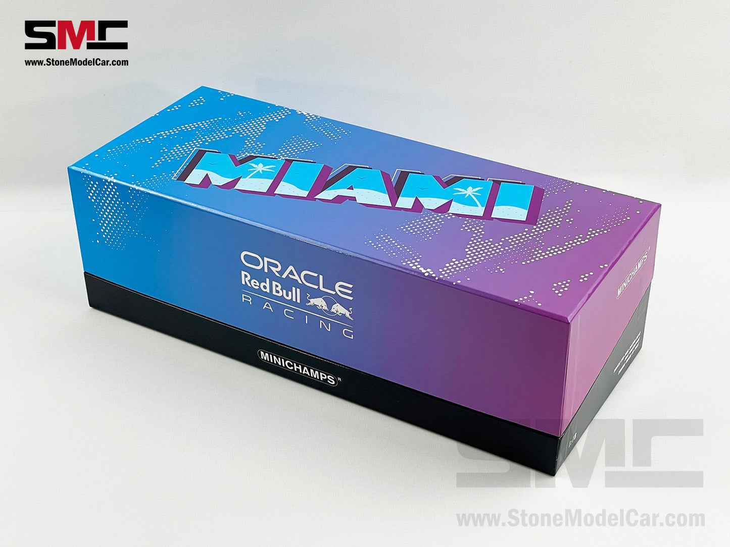 2022 World Champion Red Bull F1 RB18 Max Verstappen US Miami 1:18 MINICHAMPS Gift Box