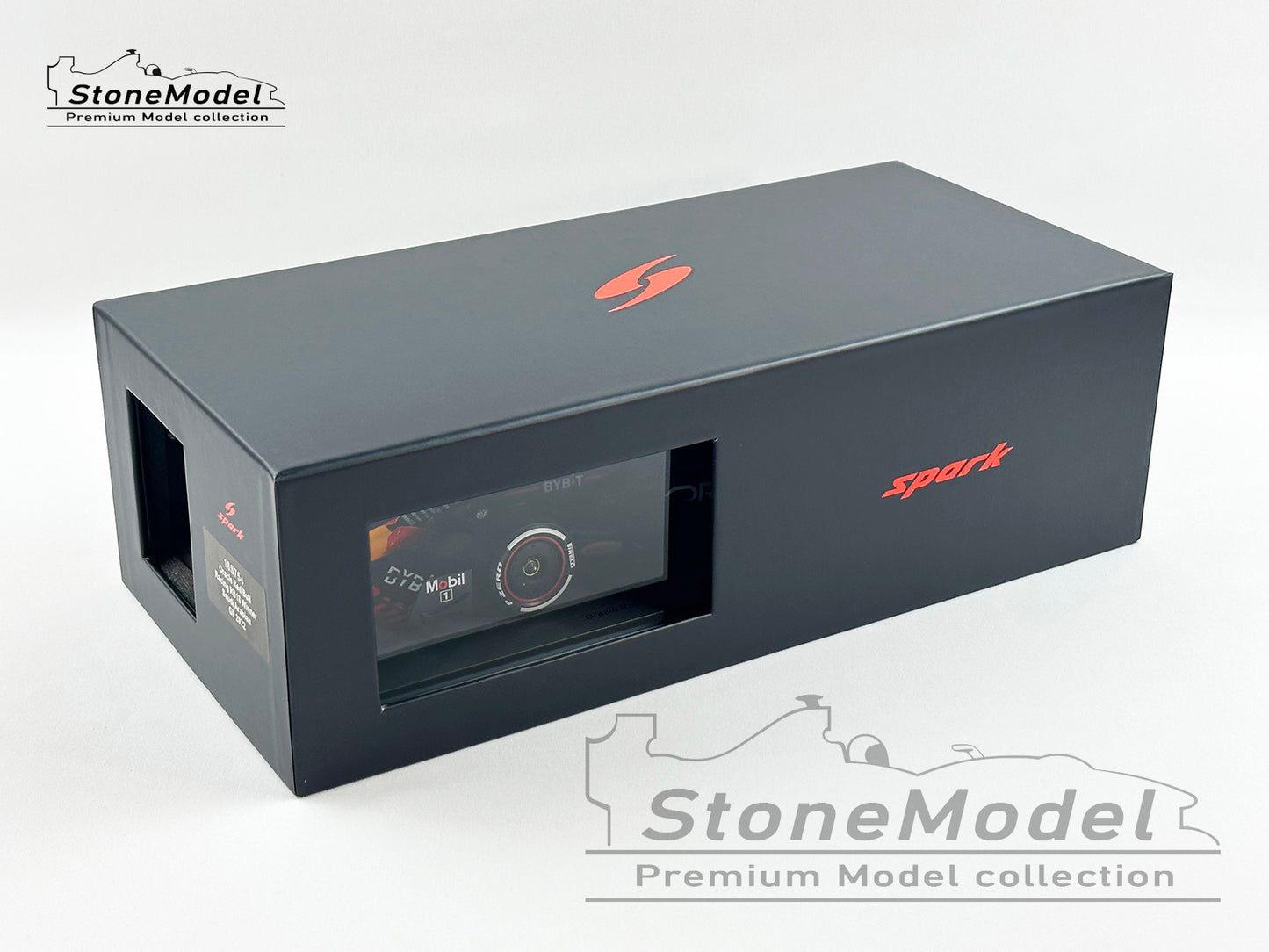 2022 World Champion Red Bull F1 RB18 #1 Max Verstappen Saudi Arabian 1:18 Spark