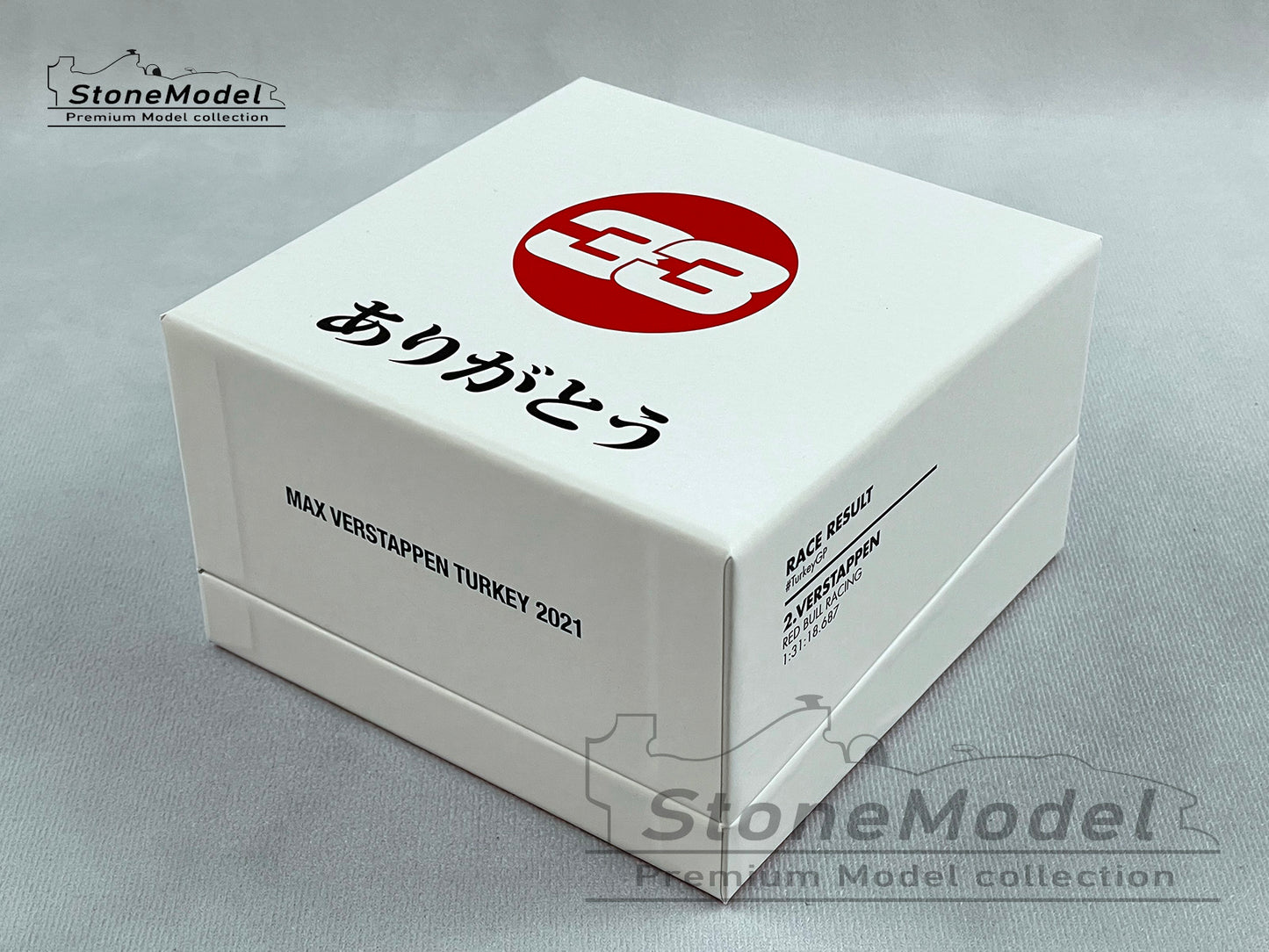 2021 F1 World Champion #33 Max Verstappen Red Bull RB16B Turkish GP Special Livery 1:43 Spark Figure Gift Box
